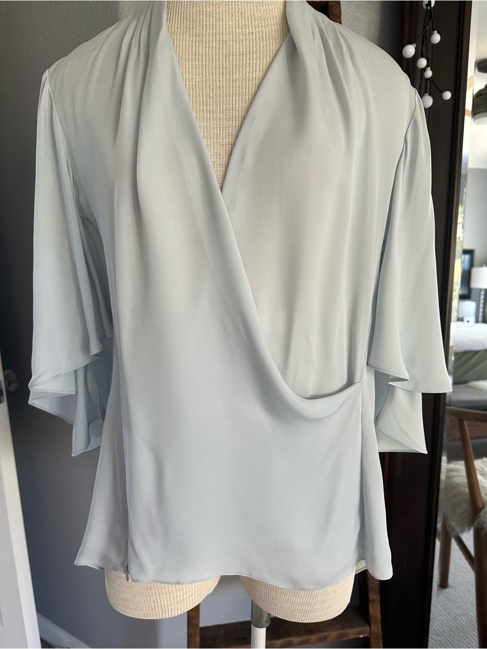 Elie Tahari Pale Blue Draped V-Neck Flutter Sleeve Silk Blouse, size large - Picture 6 of 17